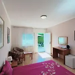 Pensionat Cozy With Garden In