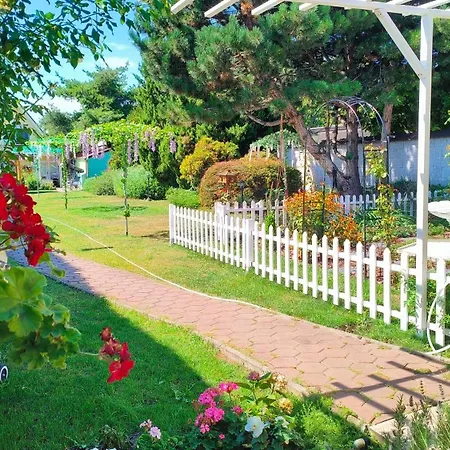 Cozy With Garden In Πανσιόν Μπρατισλάβα
