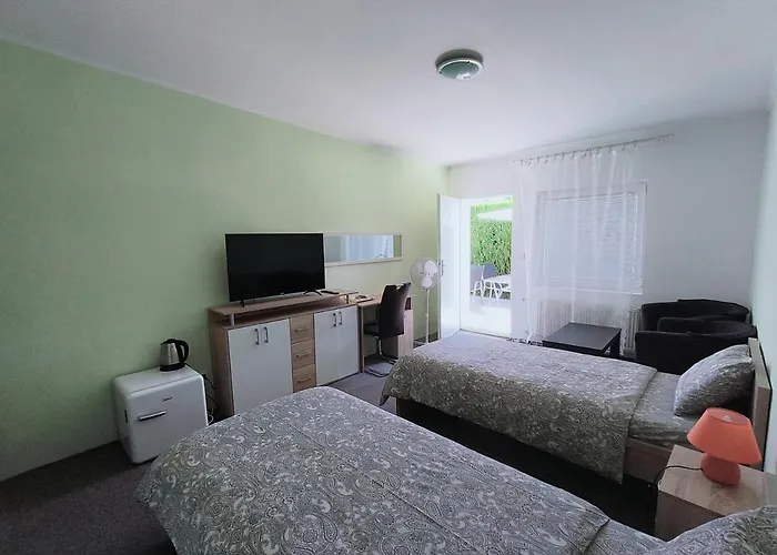 Cozy With Garden In Guest house Bratislava