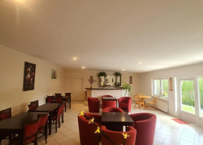 Guest house Cozy With Garden In 4*