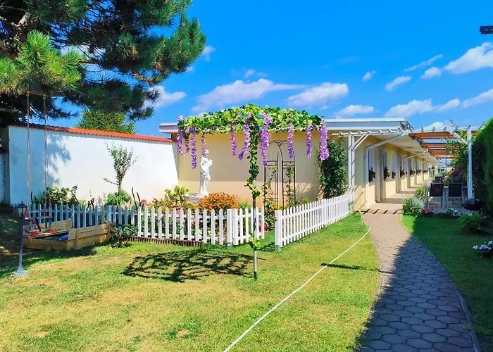 Cozy With Garden In 4*