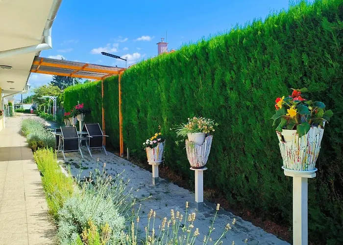 Cozy With Garden In Maison d'hôtes Bratislava