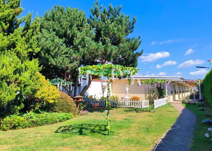 Maison d'hôtes Cozy With Garden In