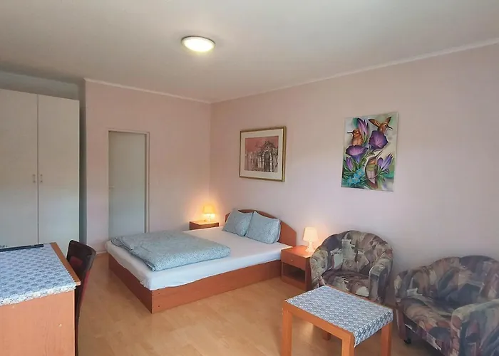 Гостевой дом Cozy With Garden In