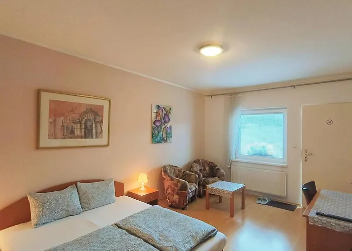 Cozy With Garden In Братислава