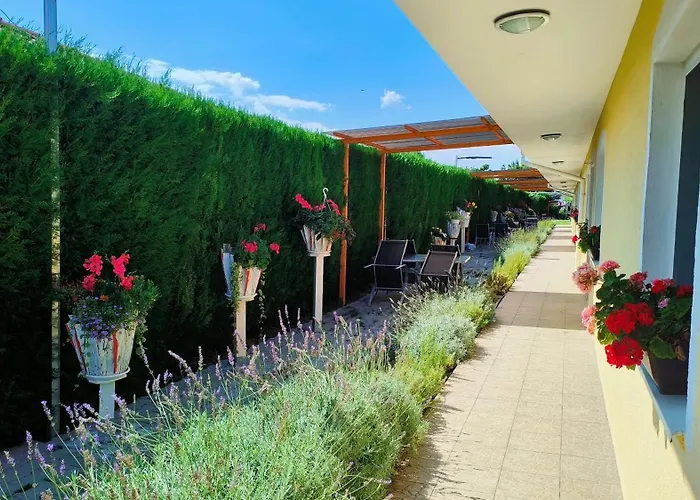 Гостевой дом Cozy With Garden In Братислава