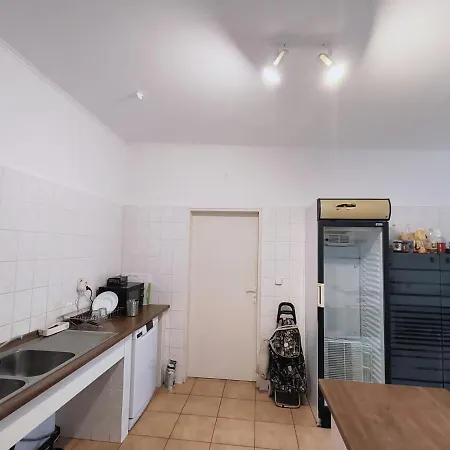 Cozy With Garden In بيت ضيافة براتسيلافا