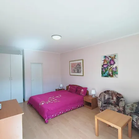 Cozy With Garden In بيت ضيافة